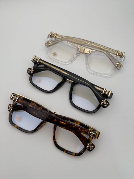 عینک کروم هارتس کد: 110